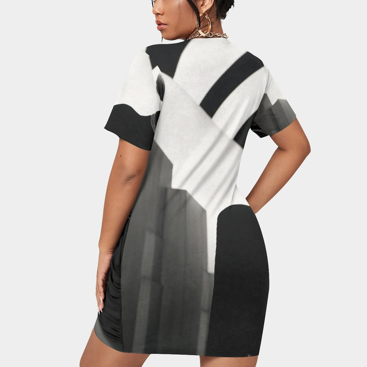 All-Over Print Women’s Stacked Hem Dress With Short Sleeve（Plus Size）