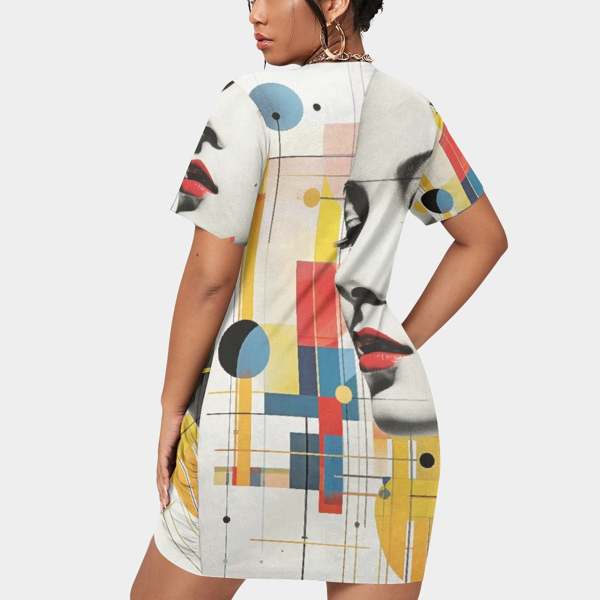 All-Over Print Women’s Stacked Hem Dress With Short Sleeve（Plus Size）