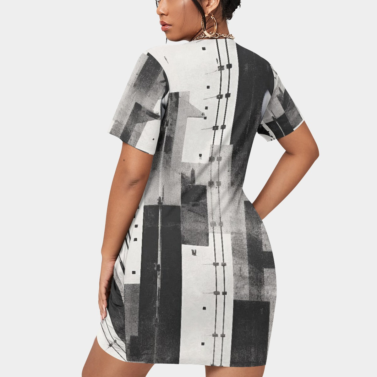 All-Over Print Women’s Stacked Hem Dress With Short Sleeve（Plus Size）