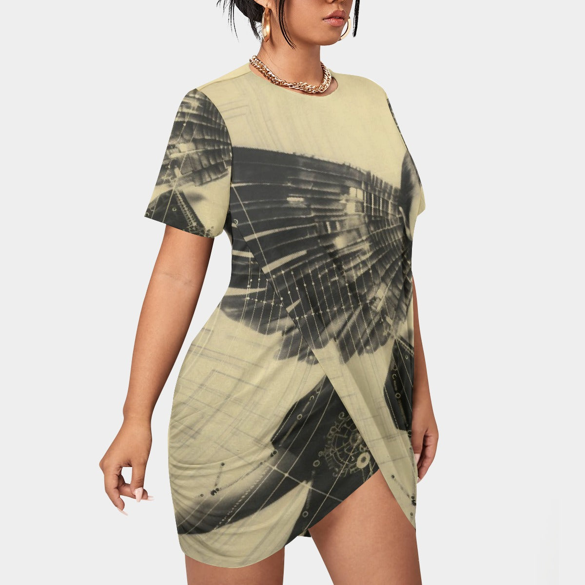 All-Over Print Women’s Stacked Hem Dress With Short Sleeve（Plus Size）