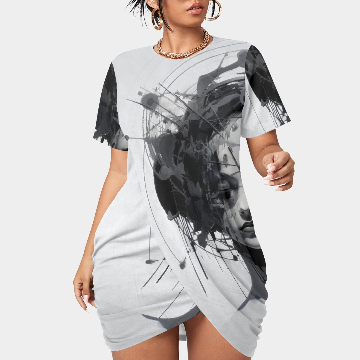 All-Over Print Women’s Stacked Hem Dress With Short Sleeve（Plus Size）