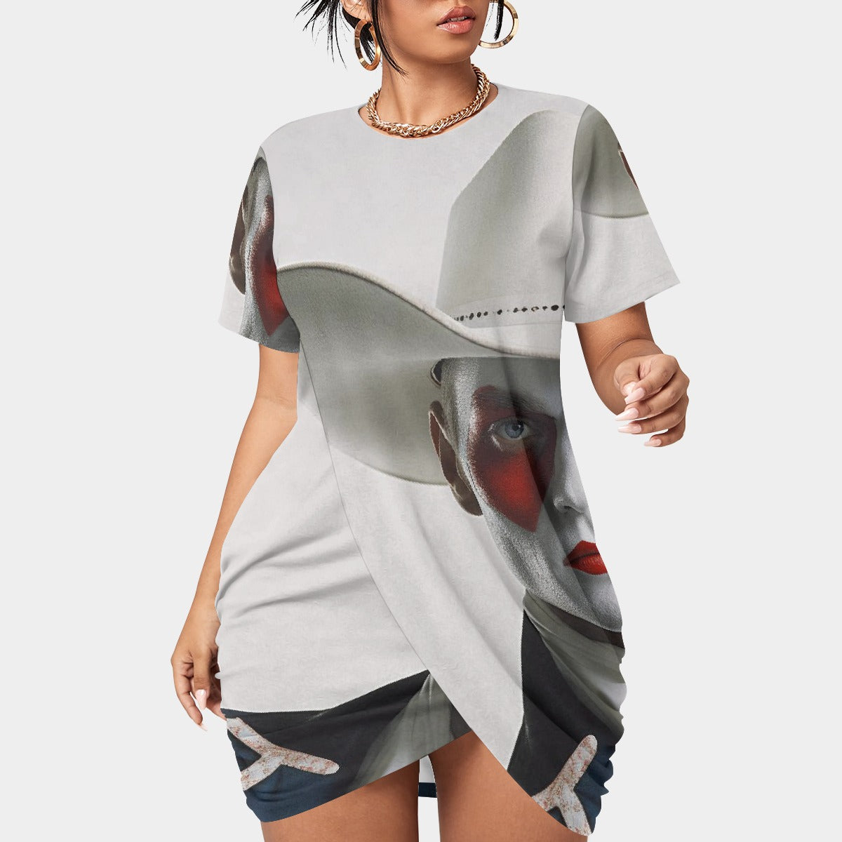 All-Over Print Women’s Stacked Hem Dress With Short Sleeve（Plus Size）