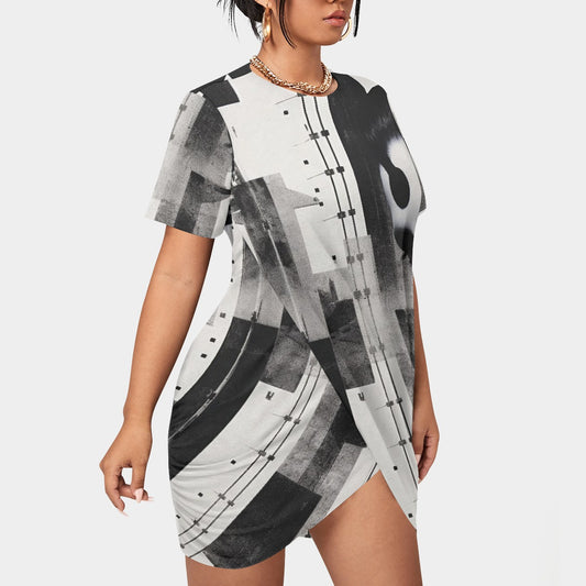 All-Over Print Women’s Stacked Hem Dress With Short Sleeve（Plus Size）