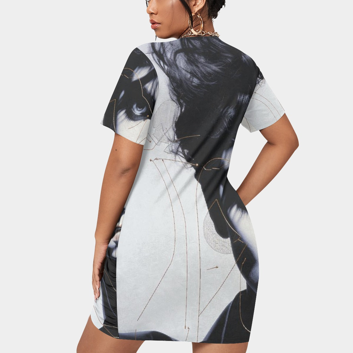 All-Over Print Women’s Stacked Hem Dress With Short Sleeve（Plus Size）