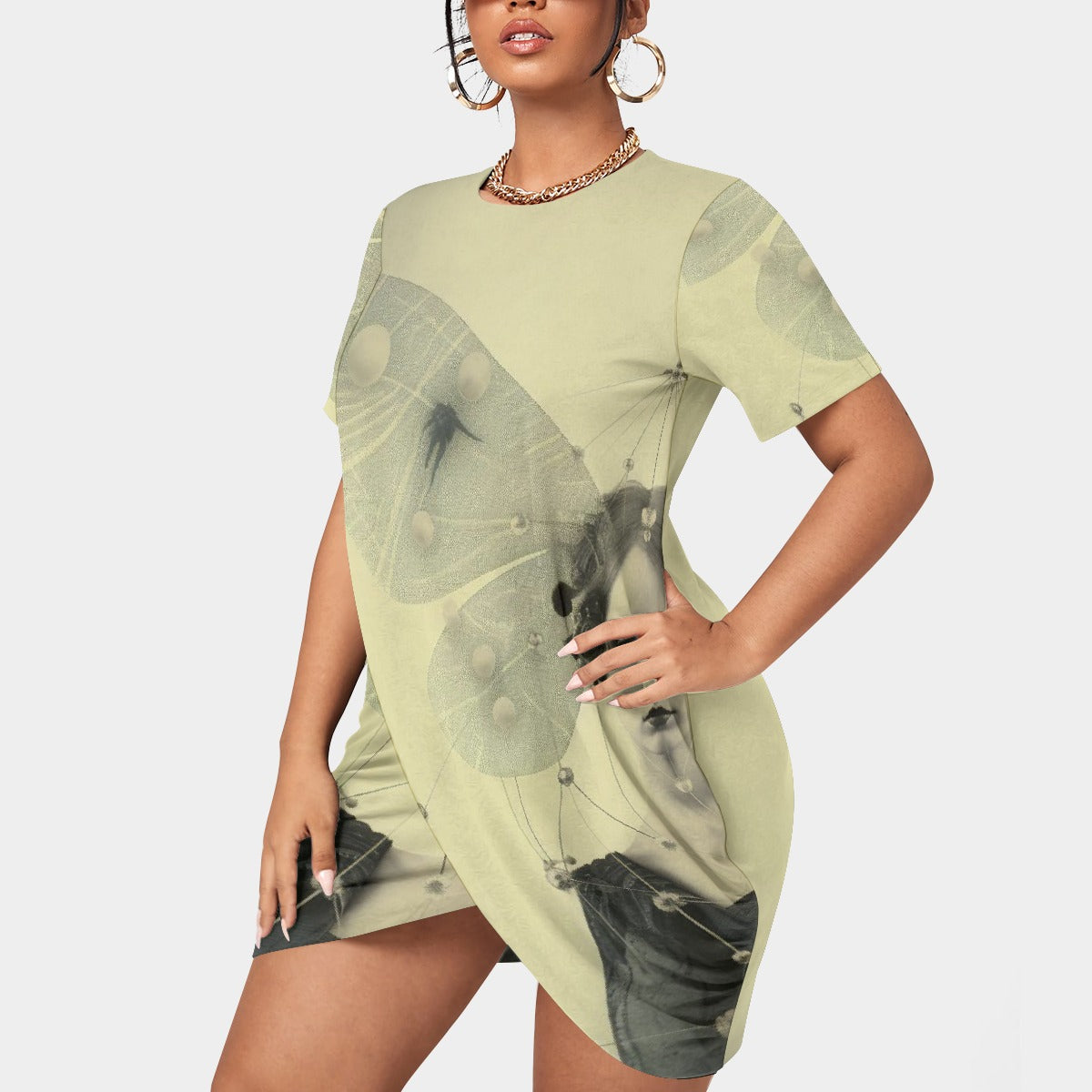 All-Over Print Women’s Stacked Hem Dress With Short Sleeve（Plus Size）