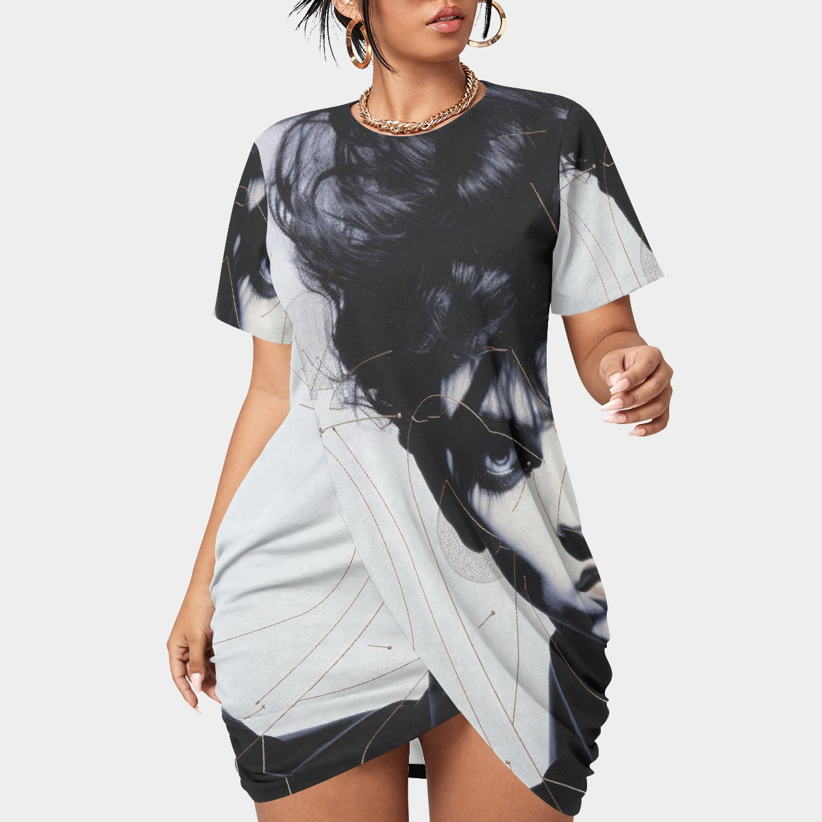 All-Over Print Women’s Stacked Hem Dress With Short Sleeve（Plus Size）