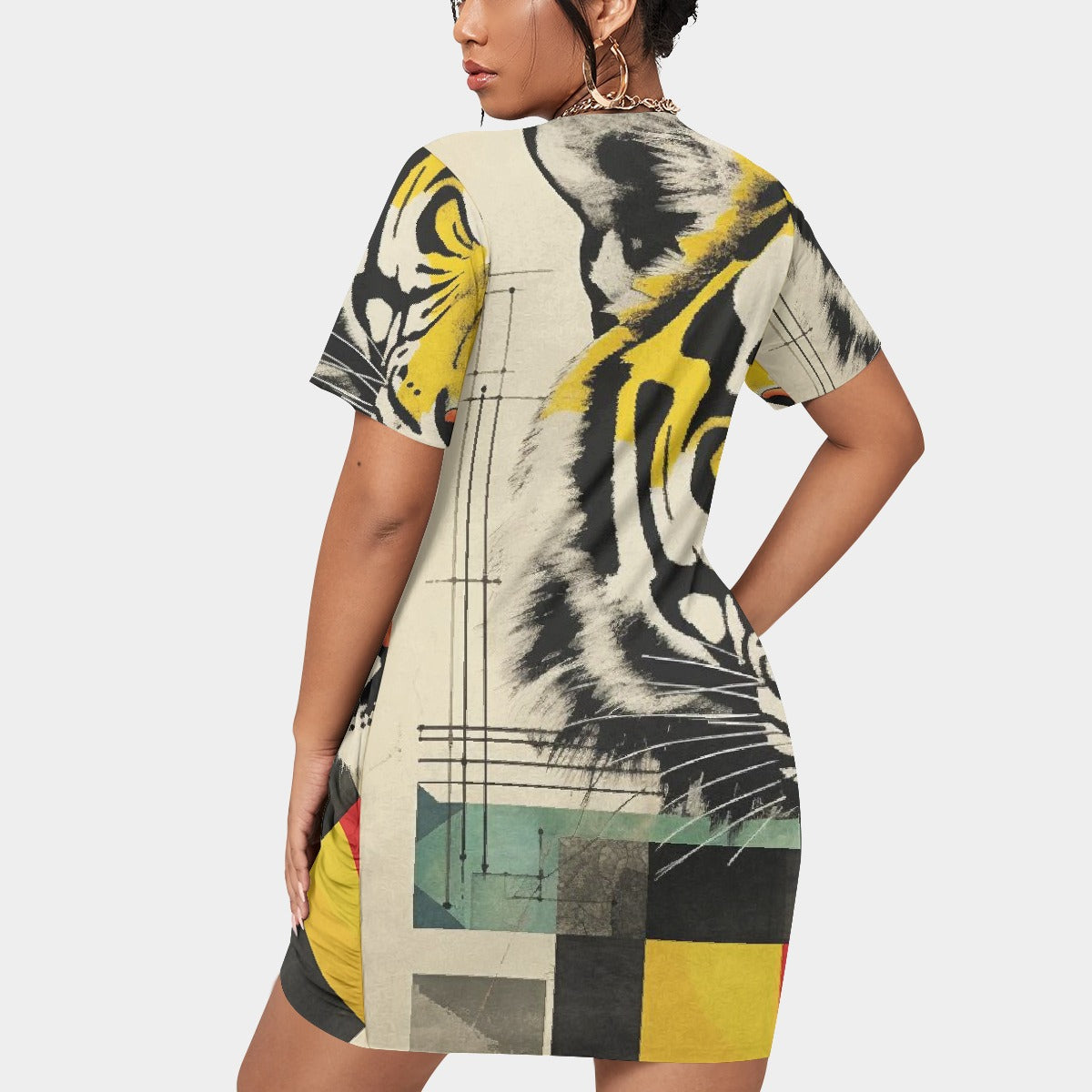 All-Over Print Women’s Stacked Hem Dress With Short Sleeve（Plus Size）