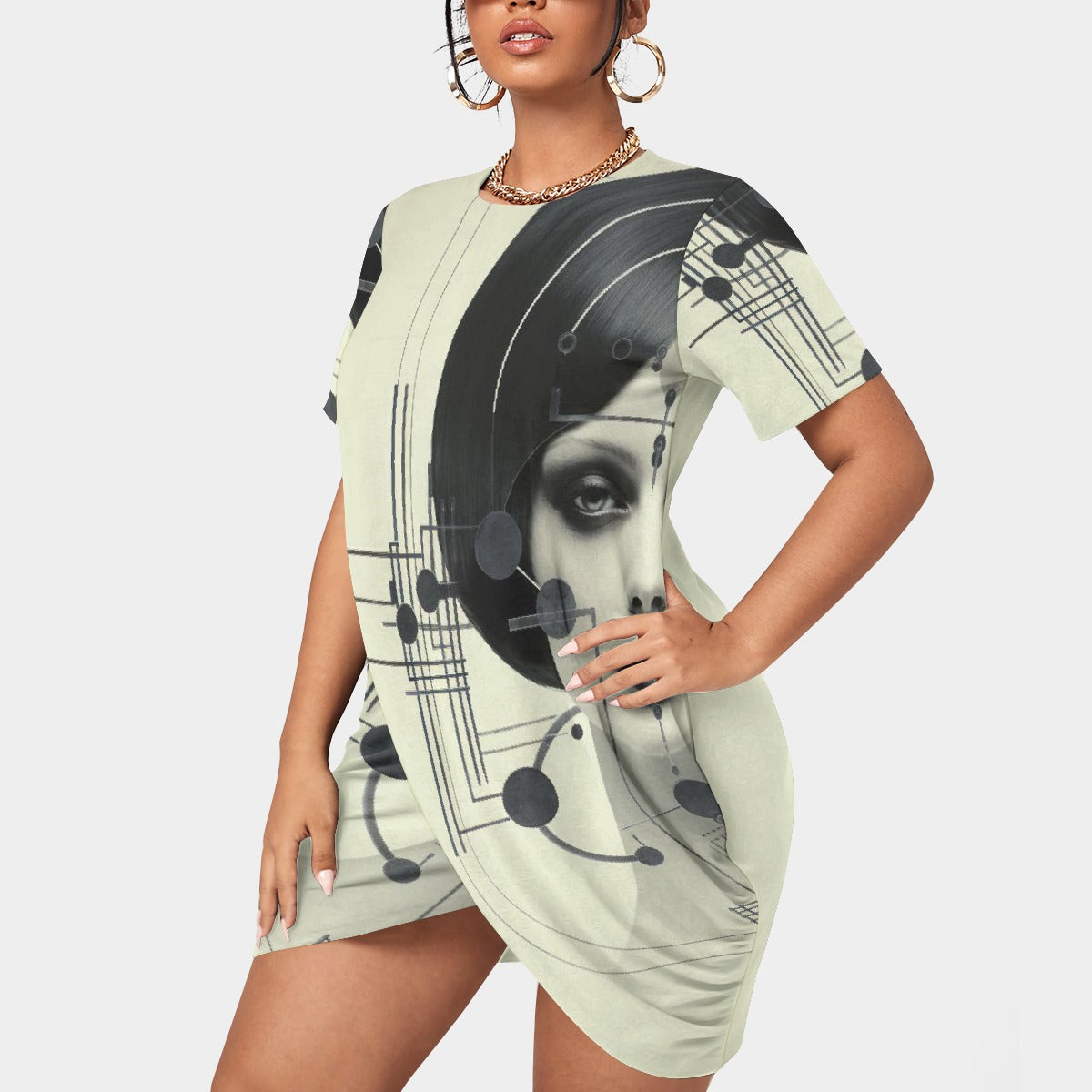 All-Over Print Women’s Stacked Hem Dress With Short Sleeve（Plus Size）