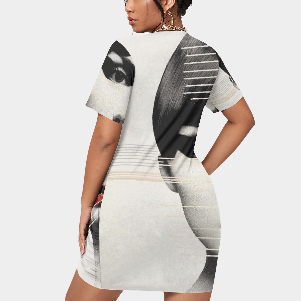 All-Over Print Women’s Stacked Hem Dress With Short Sleeve（Plus Size）