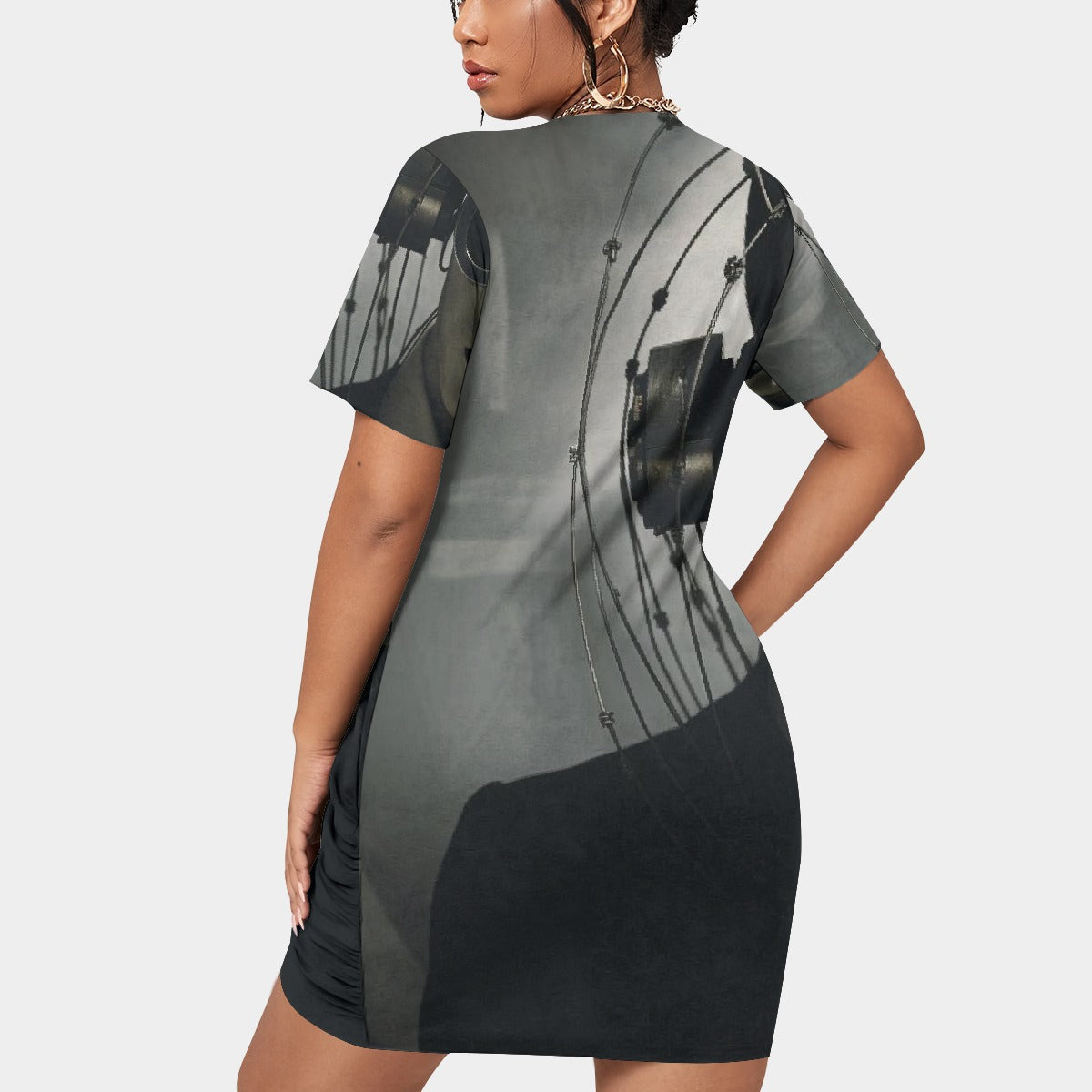 All-Over Print Women’s Stacked Hem Dress With Short Sleeve（Plus Size）